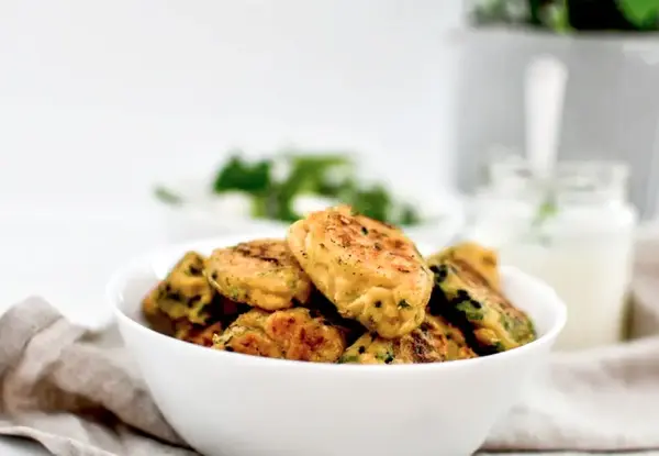 Galettes de pois chiches aux fanes de radis